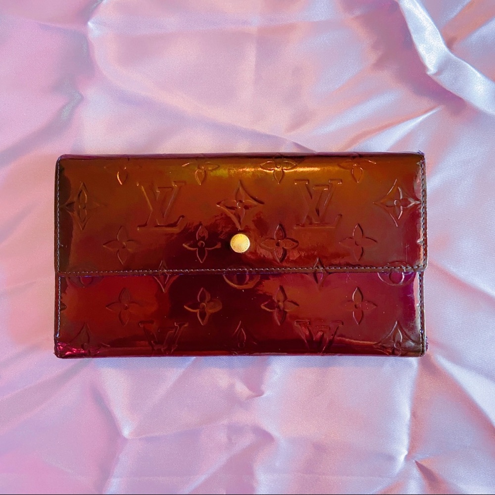LOUIS VUITTON PORTE TRESOR Vernis Trifold Wallet